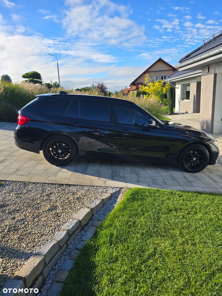 BMW Seria 3 320d Touring xDrive Sport Line - 2