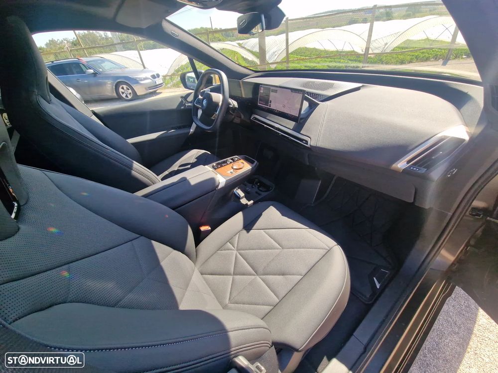 BMW iX xDrive 50 Pack Desportivo - 33