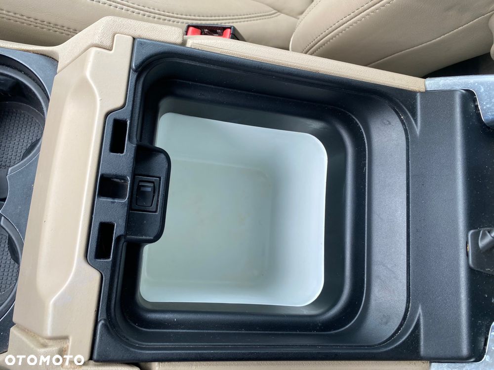 Land Rover Discovery IV 5.0 V8 HSE - 9