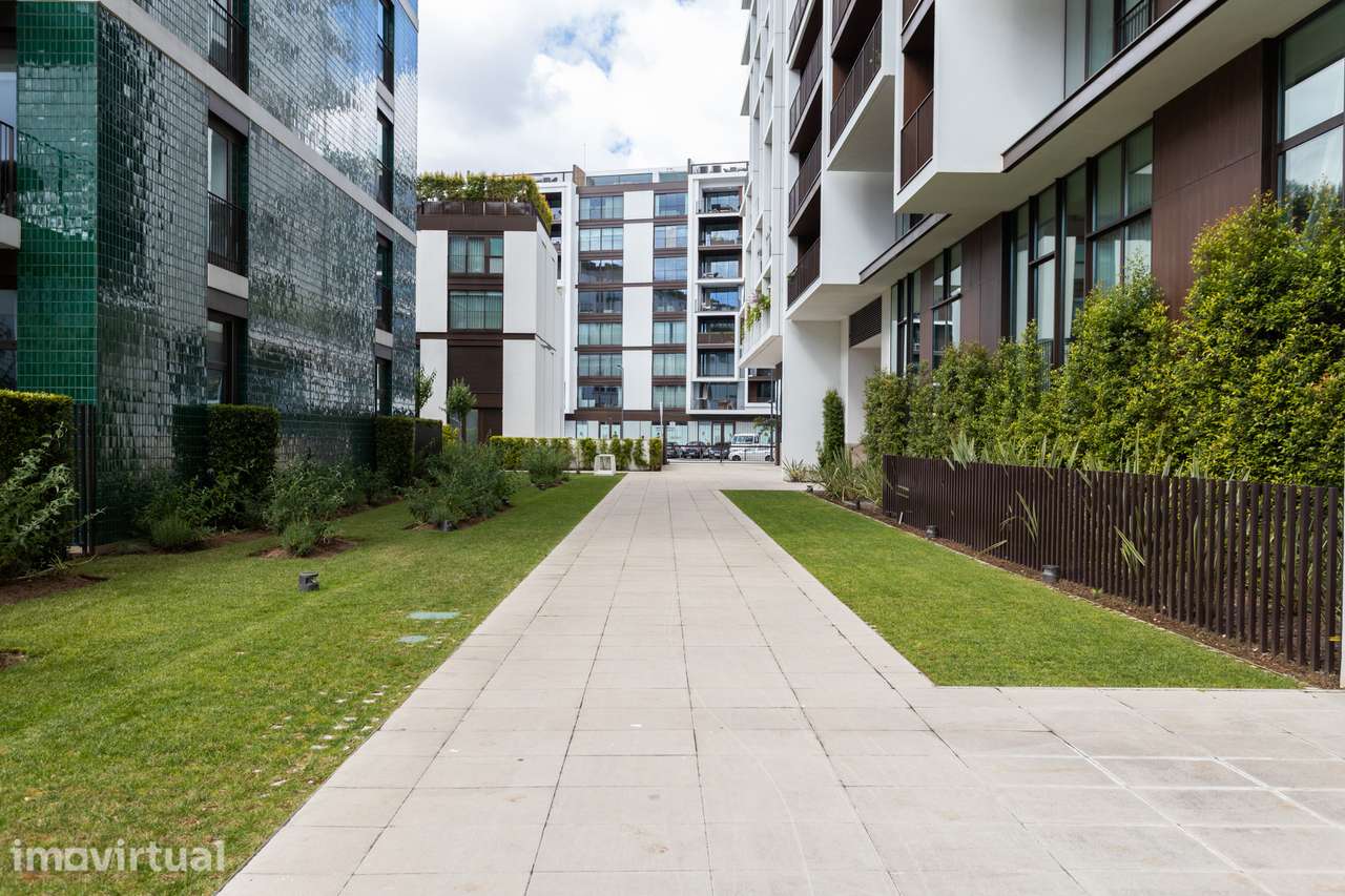 T3 de Luxo para Arrendar com Jardim Privativo, Piscina, Rooftop e 2 Es - Grande imagem: 2/52