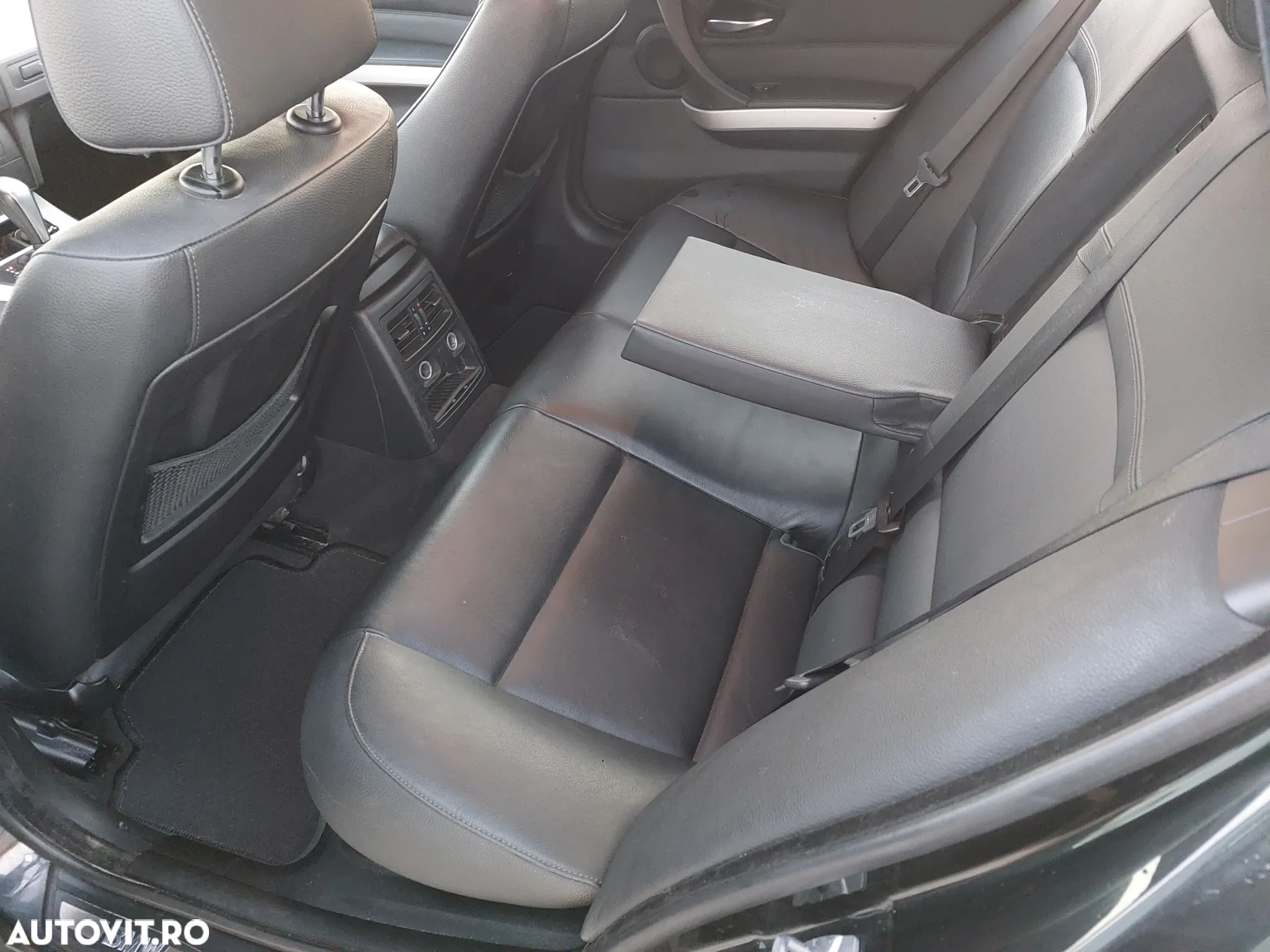 BMW Seria 3 320d DPF Touring Aut. - 7
