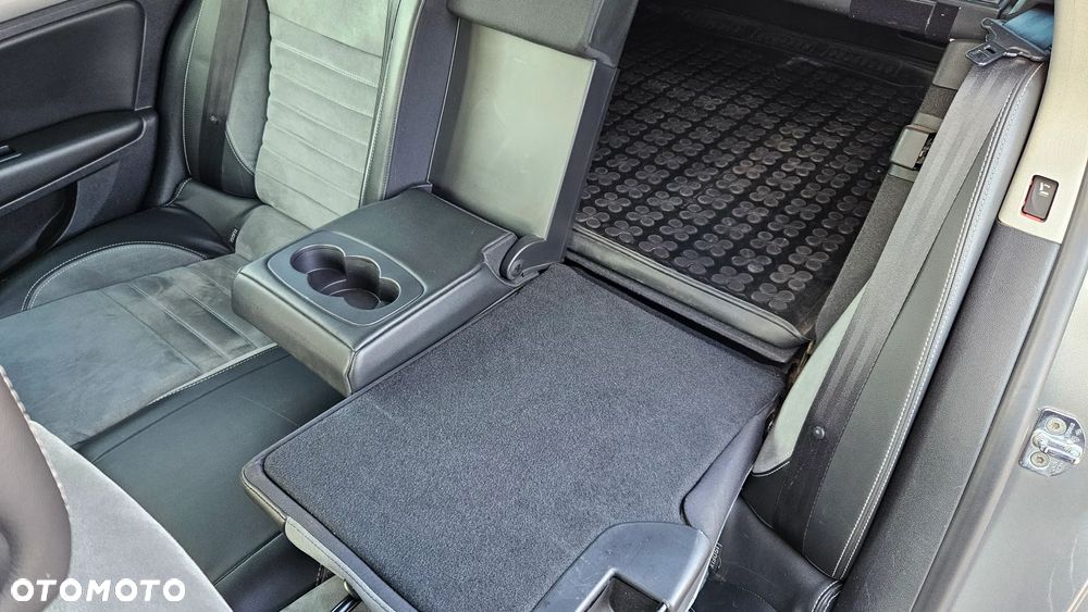 Renault Laguna 2.0 DCi GT 4WS - 19