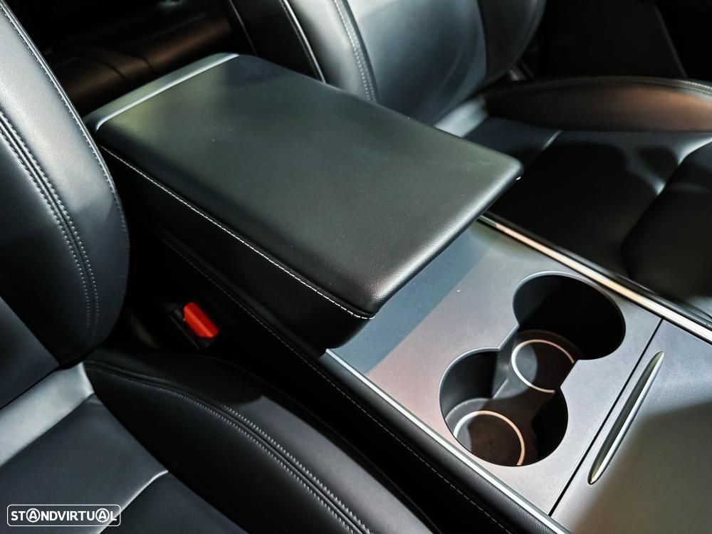 Tesla Model Y Long Range Dual Motor AWD - 38