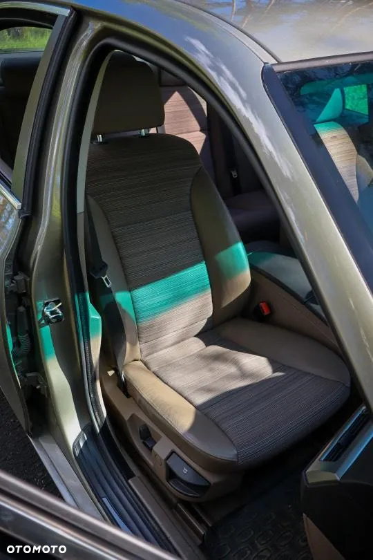 BMW Seria 5 520i - 17