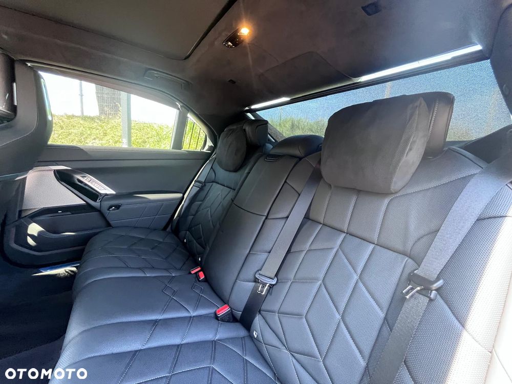 BMW Seria 7 740d xDrive mHEV sport - 26