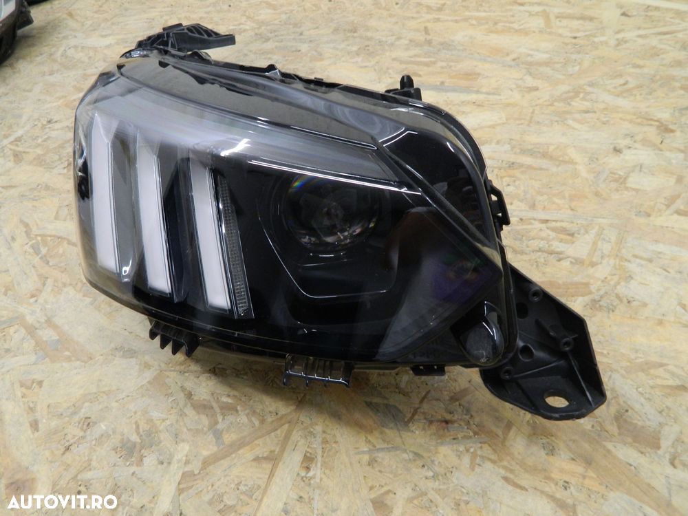 Far dreapta Peugeot 208/Peugeot 2008,  Full Led, 2019, 2020, 2021, 2022, 9823193480. - 8