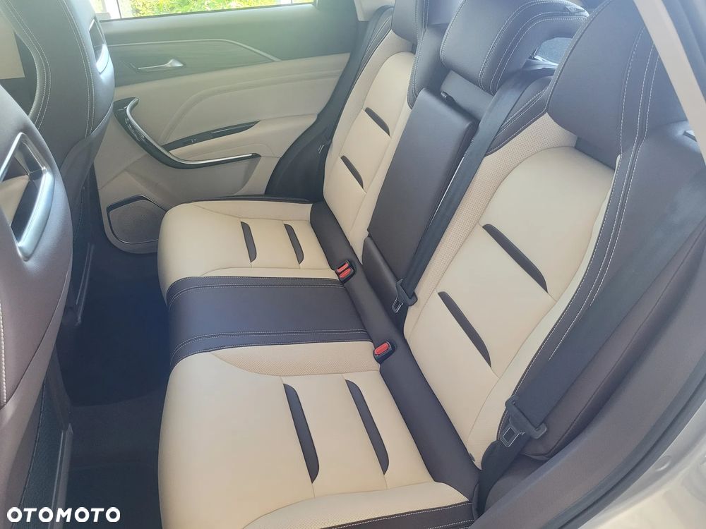Bestune T77 1.5T Elegance DCT - 32