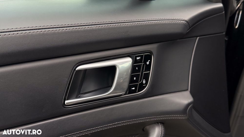 Porsche Panamera Turbo - 27
