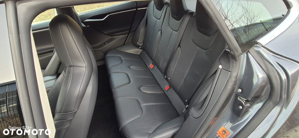 Tesla Model S - 16