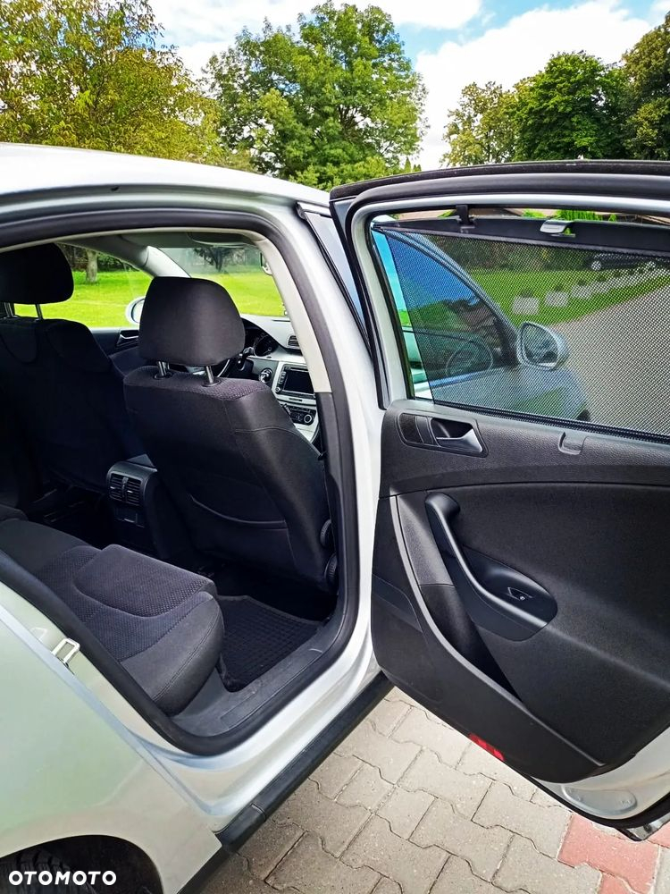 Volkswagen Passat 2.0 TDI Comfortline - 18