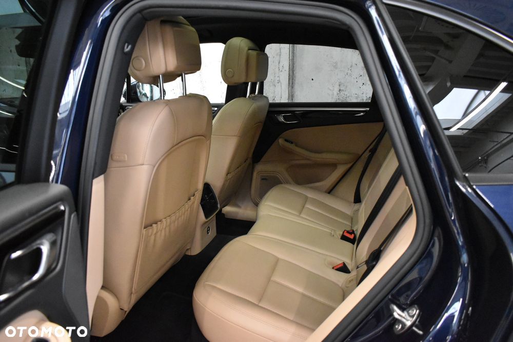 Porsche Macan Standard - 18