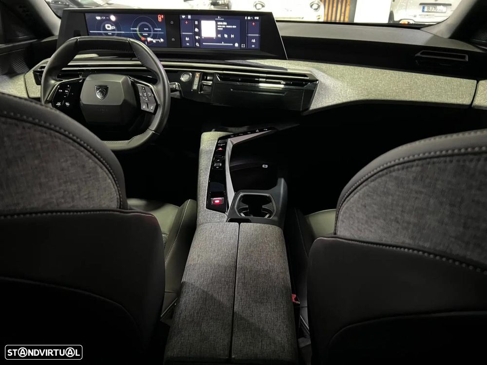 Peugeot 3008 1.2 Hybrid Allure e-DCS6 - 16