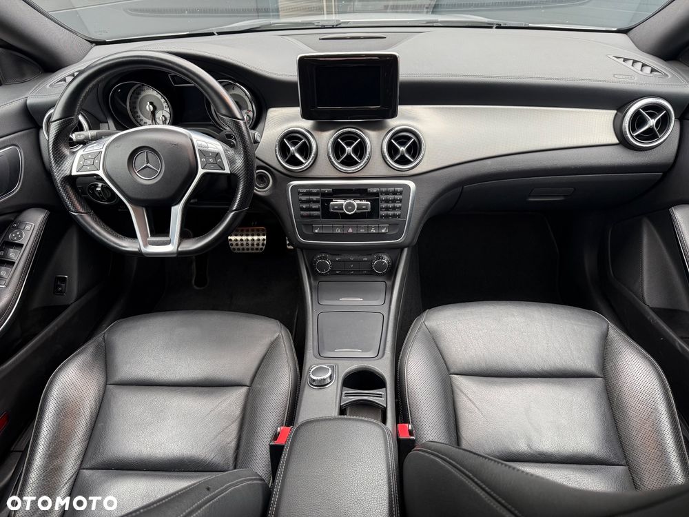 Mercedes-Benz CLA 220 CDI 7G-DCT AMG Line - 22