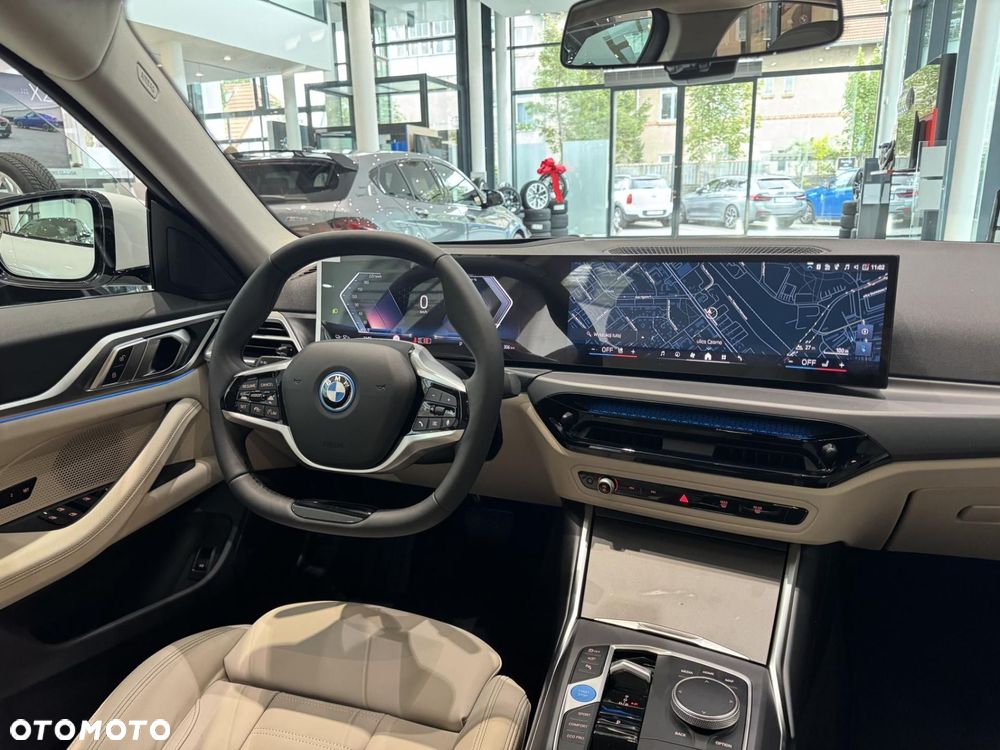 BMW i4 - 8