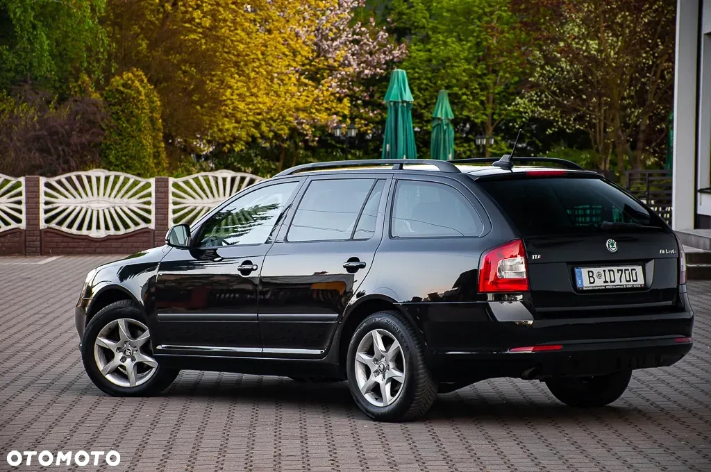 Skoda Octavia Combi 2.0 TDI DPF DSG Ambition - 16