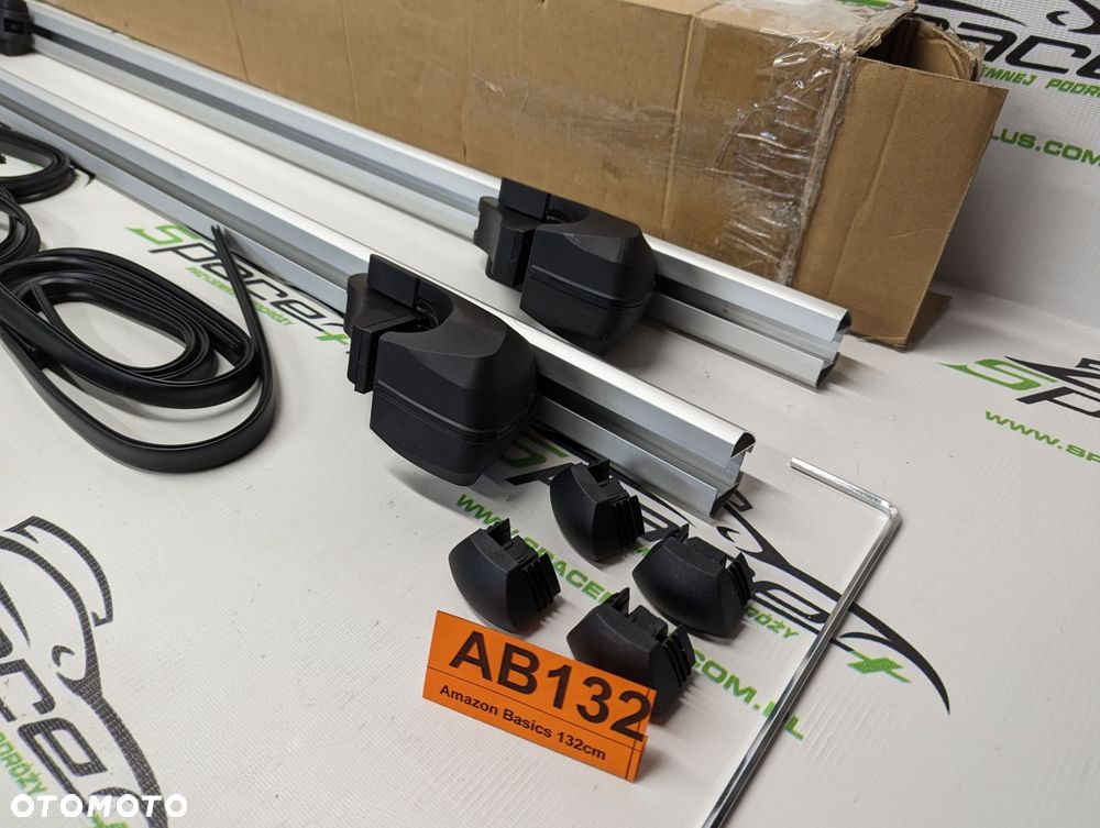 Bagażnik dachowy bazowy belki poprzeczki Amazon Basics 132cm B083T53K3P na otwarte relingi. - 1