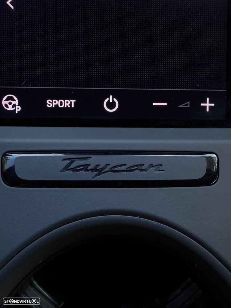 Porsche Taycan 4S - 11
