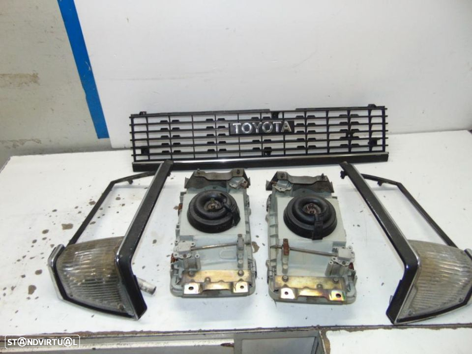 Toyota Corolla DX grelha - 7