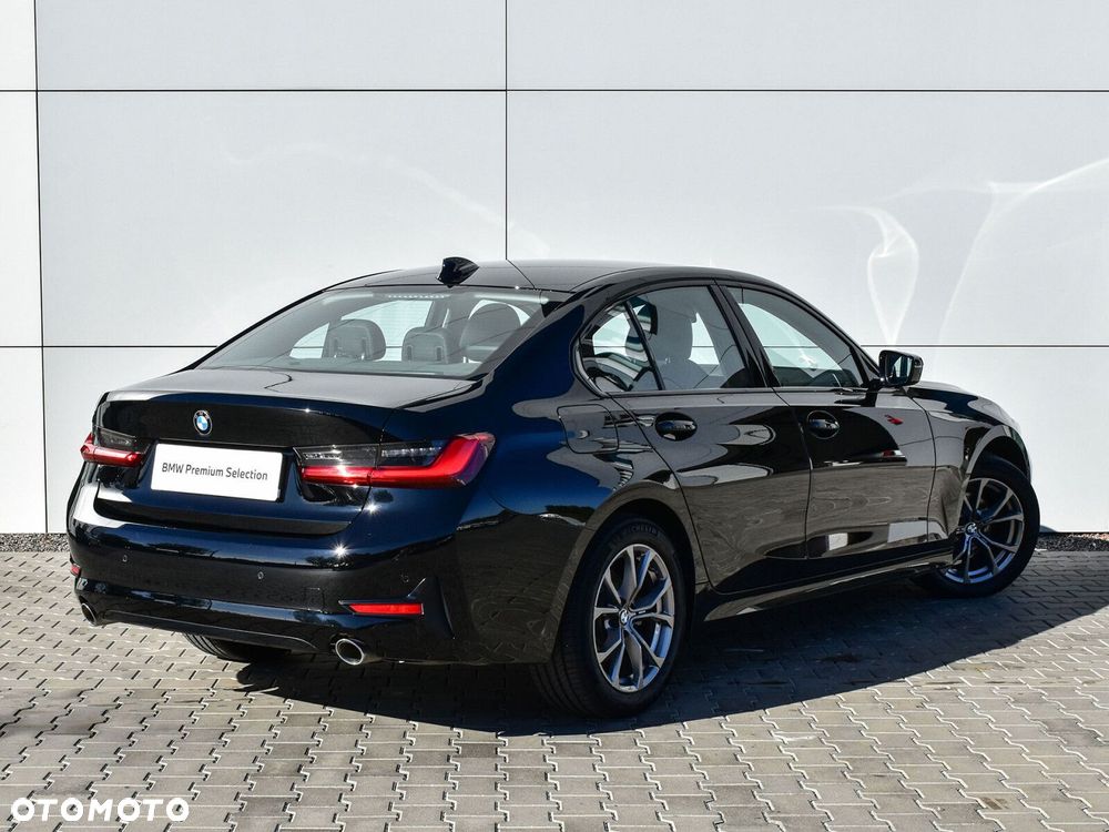BMW Seria 3 318d Sport Line - 2