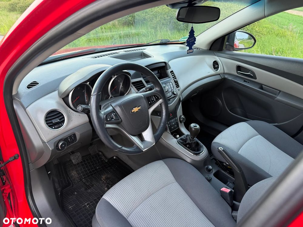 Chevrolet Cruze 1.6 LS - 10