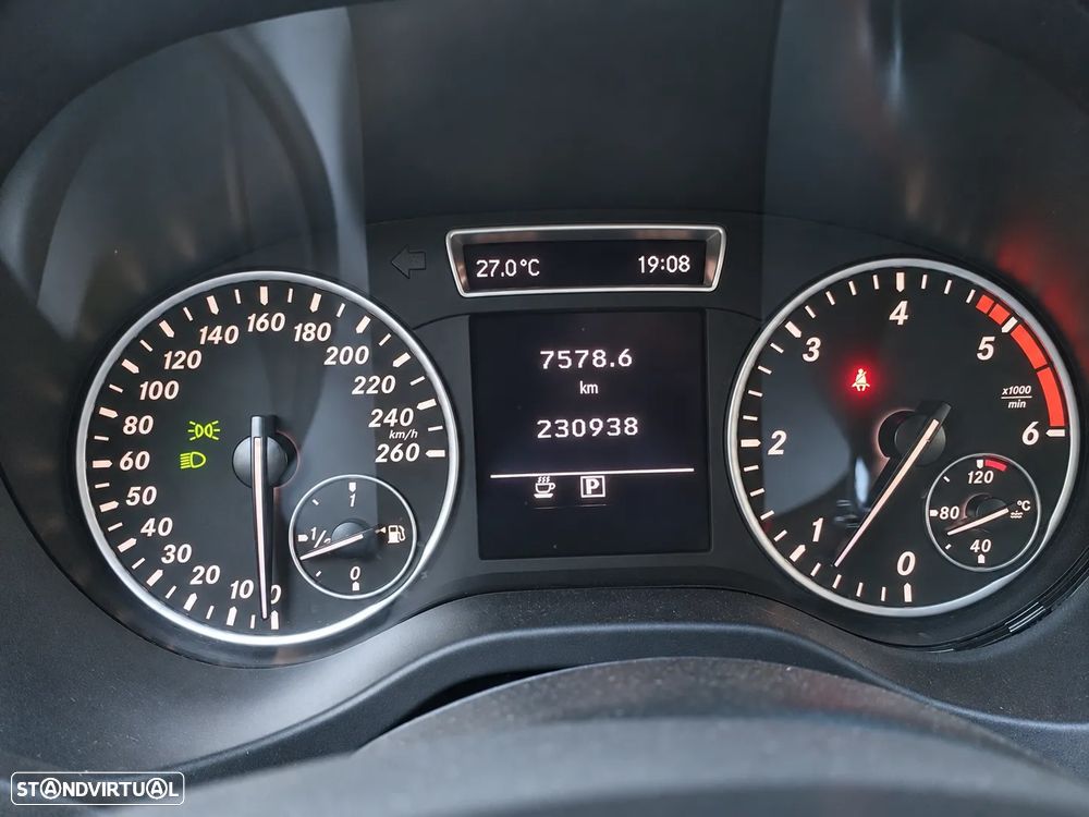 Mercedes-Benz A 200 CDI (BlueEFFICIENCY) Urban - 8