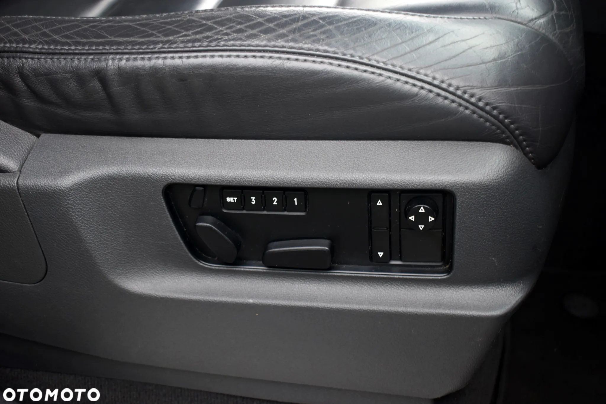 Volkswagen Touareg - 35