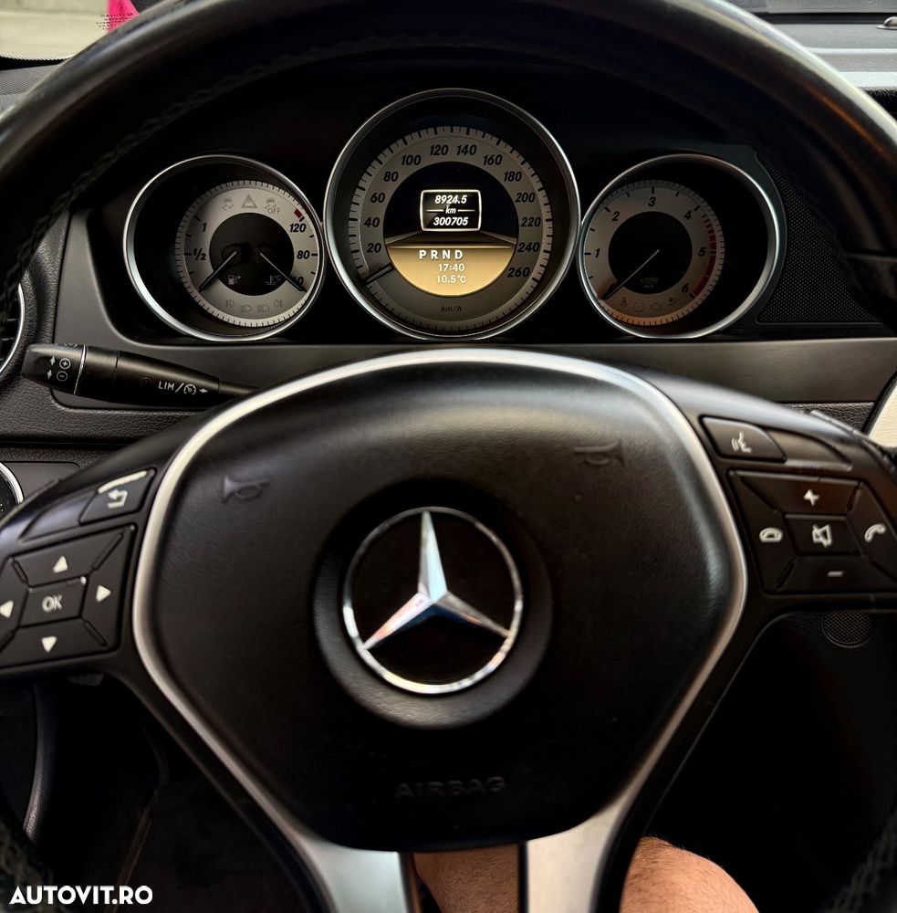 Mercedes-Benz C - 12