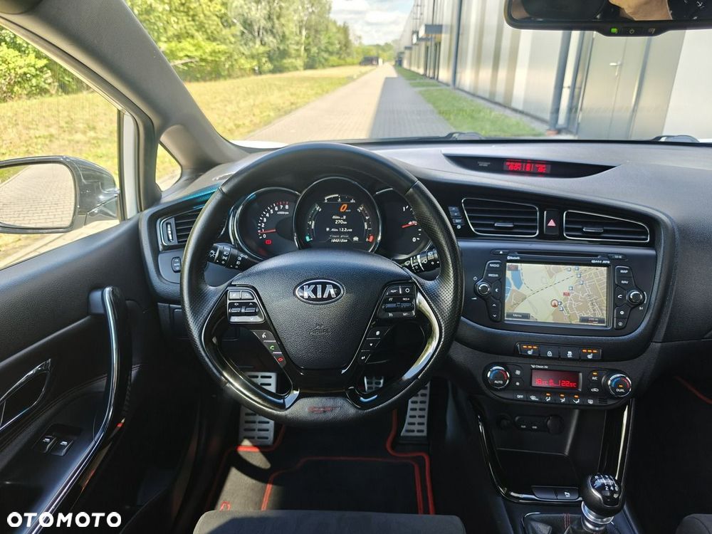 Kia Ceed - 13