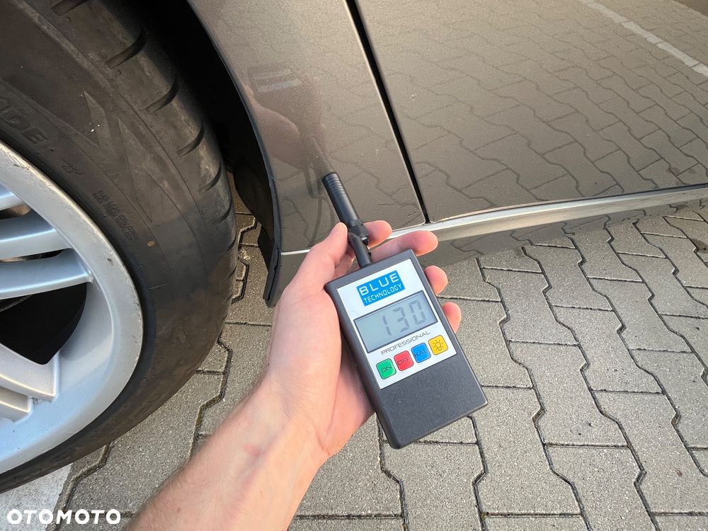 BMW Seria 7 750i - 17