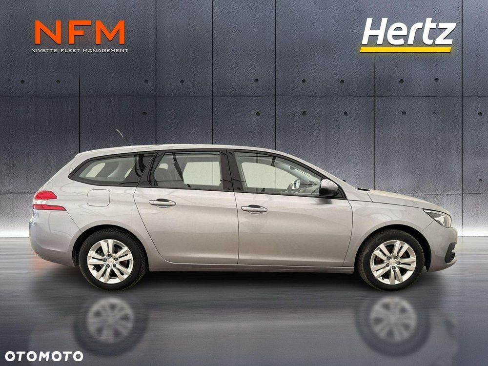 Peugeot 308 - 8