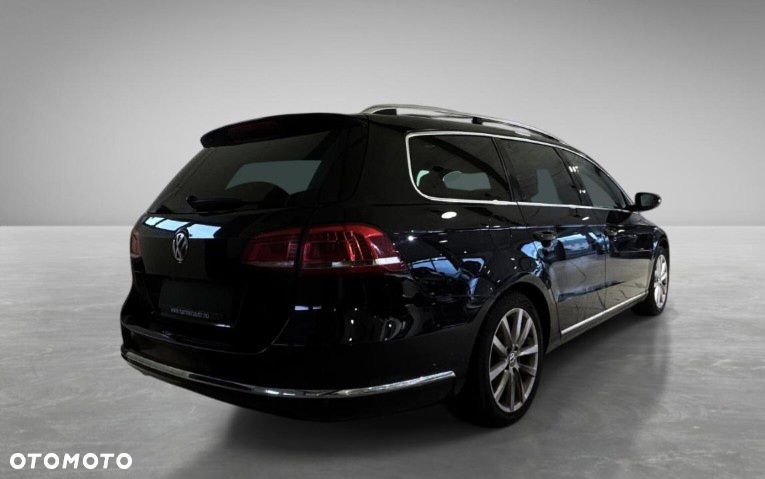 Volkswagen Passat 1.6 TDI DPF BlueMot Comfortline - 2