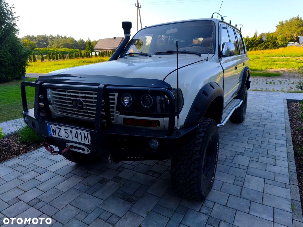 Toyota Land Cruiser - 2