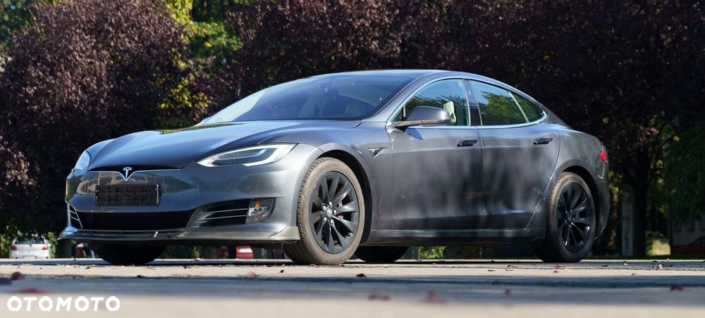 Tesla Model S - 5