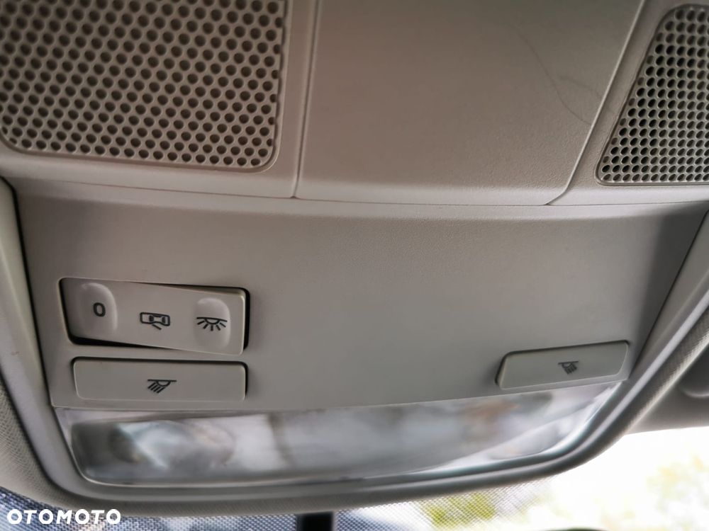 Volkswagen Golf 1.6 TDI DPF Style - 12