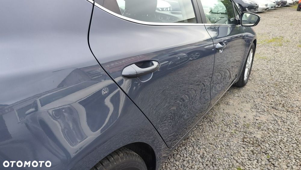 Kia Ceed - 12