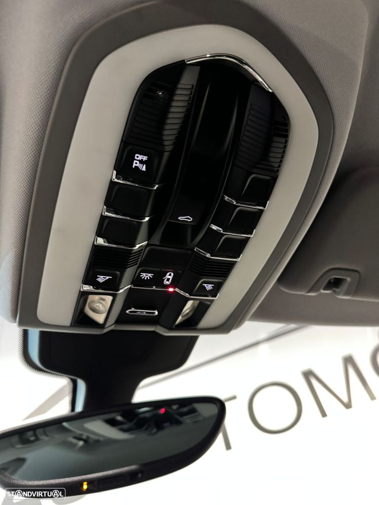Porsche Panamera - 44