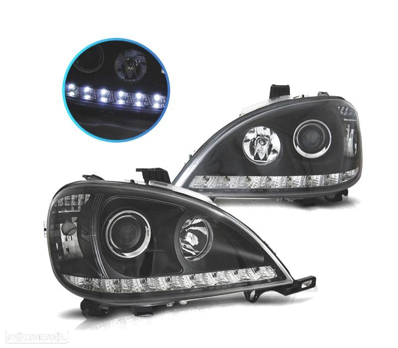 FARÓIS COM LUZ DIURNA LED PARA MERCEDES ML W163 98-01 FUNDO PRETO - 1