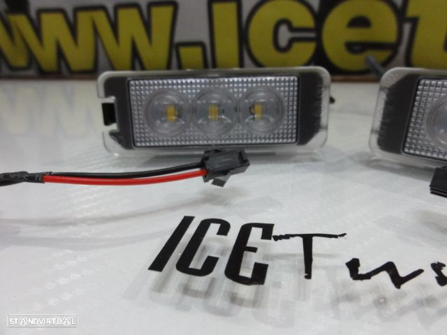 Suporte De Lâmpada De Matricula Com Led Branco Para  Audi TT 8N 2-doors 1999-2006, VW EOS, Golf 4, 5, 6, 7, Lupo, Passat 3C, CC, Polo 6N2, 9N,9N3, Beetle, Passat B6, B7, Phaeton, Scirocco, Seat Altea, Exeo, Exeo ST, Ibiza 6J, Leon 1P, Skoda Superb 3T 4-drs Sedan 2008, Porsche Carrera GT, 911 Carrera 996, 997, GT2, GT3, Boxster 987, Cayene 9PA, Cayman 987C. - 4