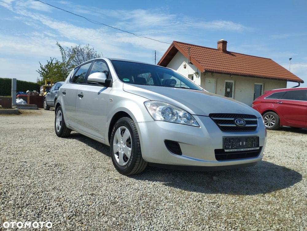Kia Ceed 1.4 CVVT Attract - 1