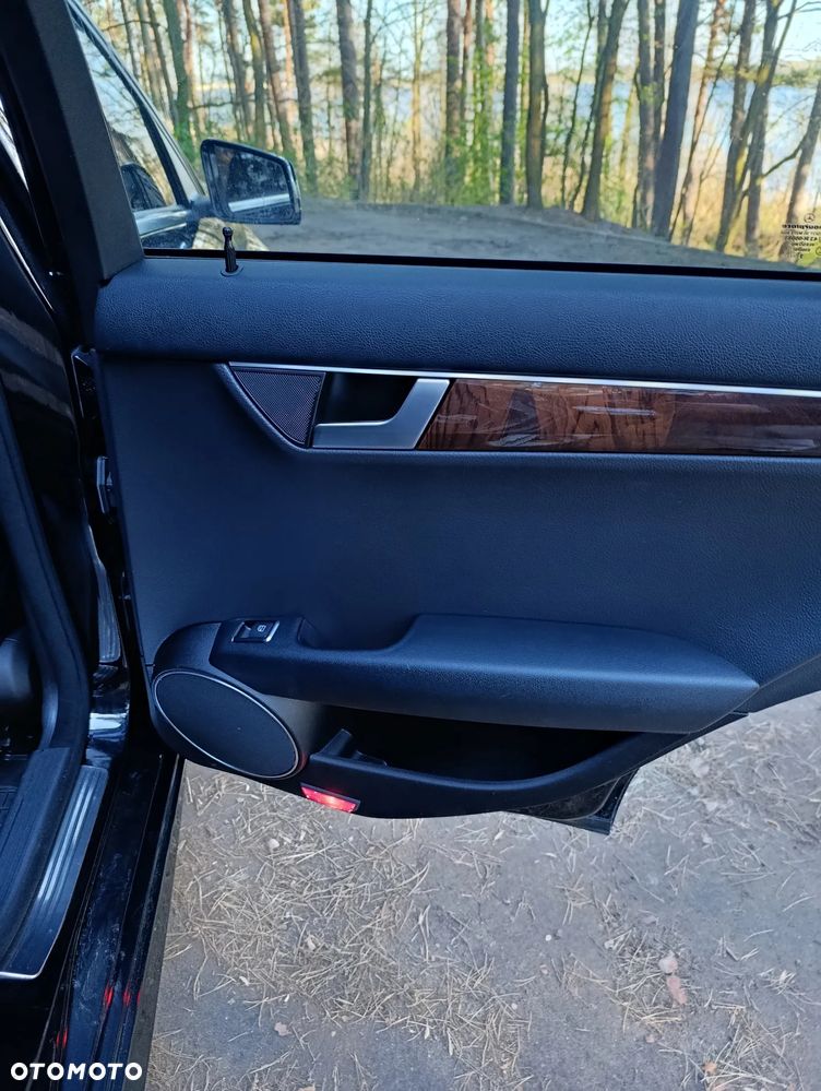 Mercedes-Benz Klasa C 350 Elegance 4-Matic - 20