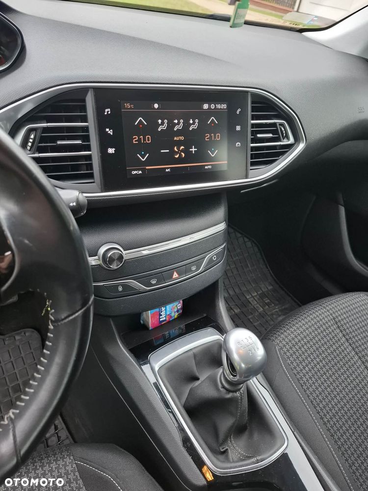 Peugeot 308 1.2 PureTech GPF Active S&S - 8