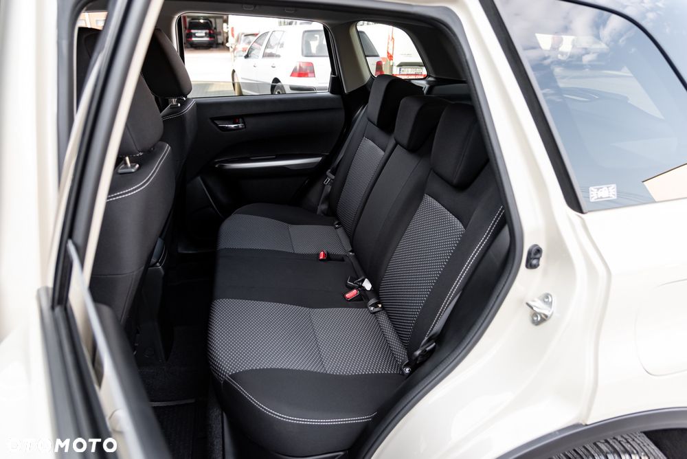 Suzuki Vitara 1.5 Dualjet Hybrid AGS Comfort+ "SHINKAI" - 21
