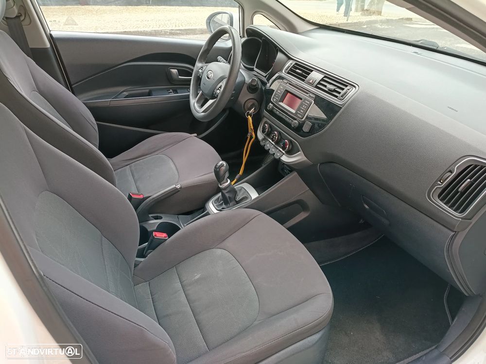 Kia Rio 1.1 CRDi LX ISG - 5