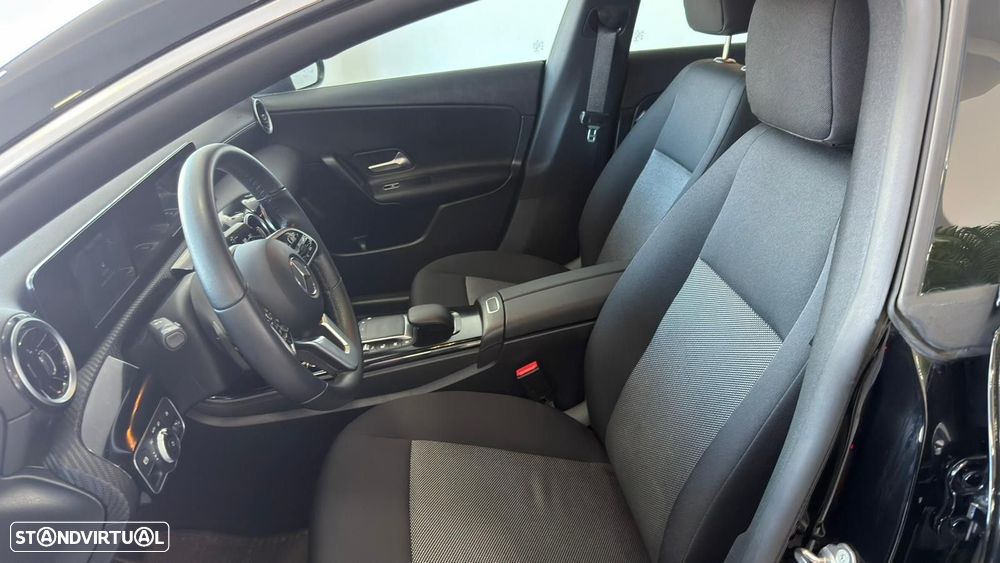 Mercedes-Benz CLA 180 - 4