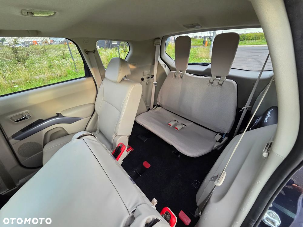 Mitsubishi Outlander 2.4 4WD CVT Intense - 15