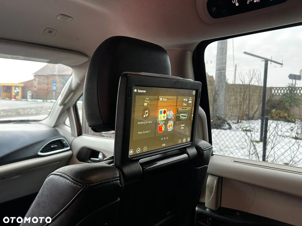 Chrysler Pacifica - 22