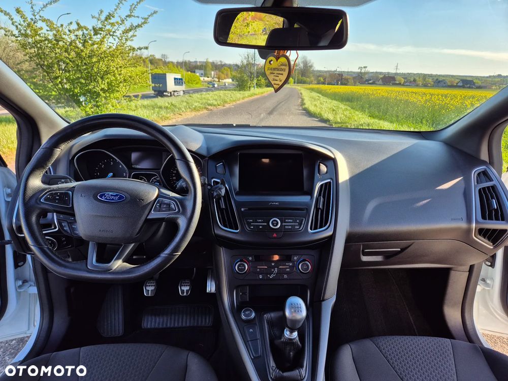 Ford Focus 1.5 EcoBlue Start-Stopp-System ST-LINE - 13