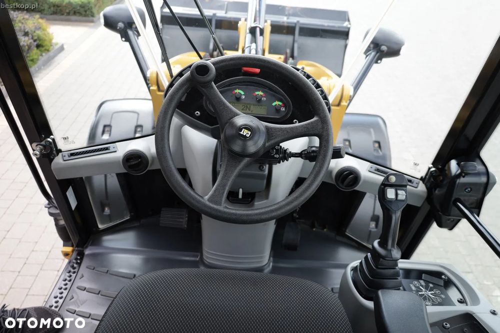 Caterpillar CAT 908M - 30