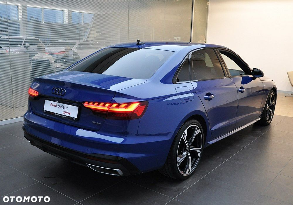 Audi A4 Limousine - 4