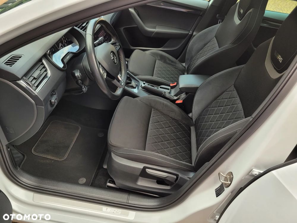 Skoda Octavia Combi 2.0 TDI DSG RS - 15